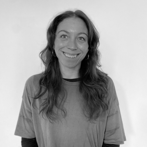 Patrizia Reimann bietet Ölmassage für Körper und Geist bei Komjun in Köln an.